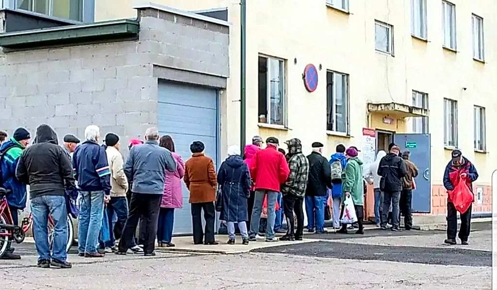 очередь за едой в Финляндии